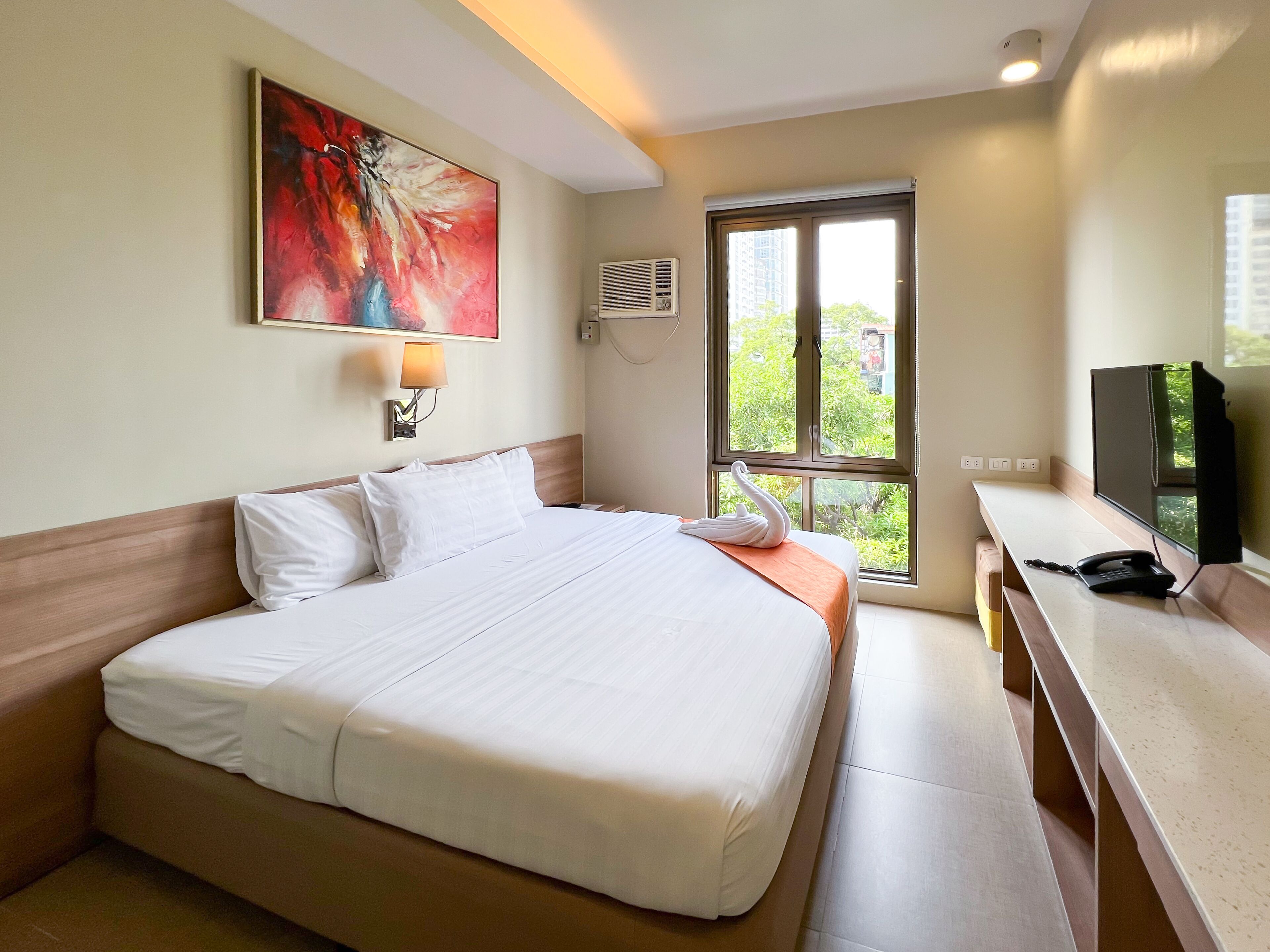 Rom – superior, 1 kingsize-seng | Minibar, safe på rommet, skrivebord og wi-fi (inkludert)