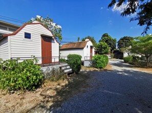 Exterior - De Coco House (Si Racha)