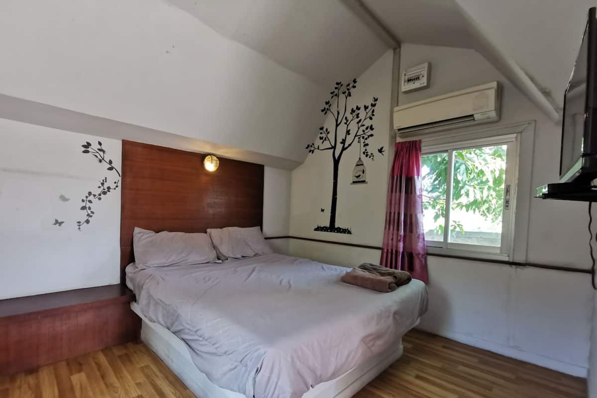 Superior Bungalow Double | Desk, free WiFi, bed sheets