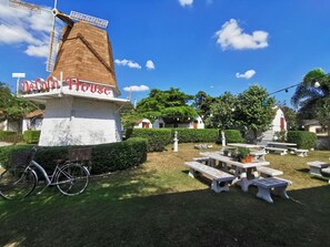 Exterior - De Coco House (Si Racha)