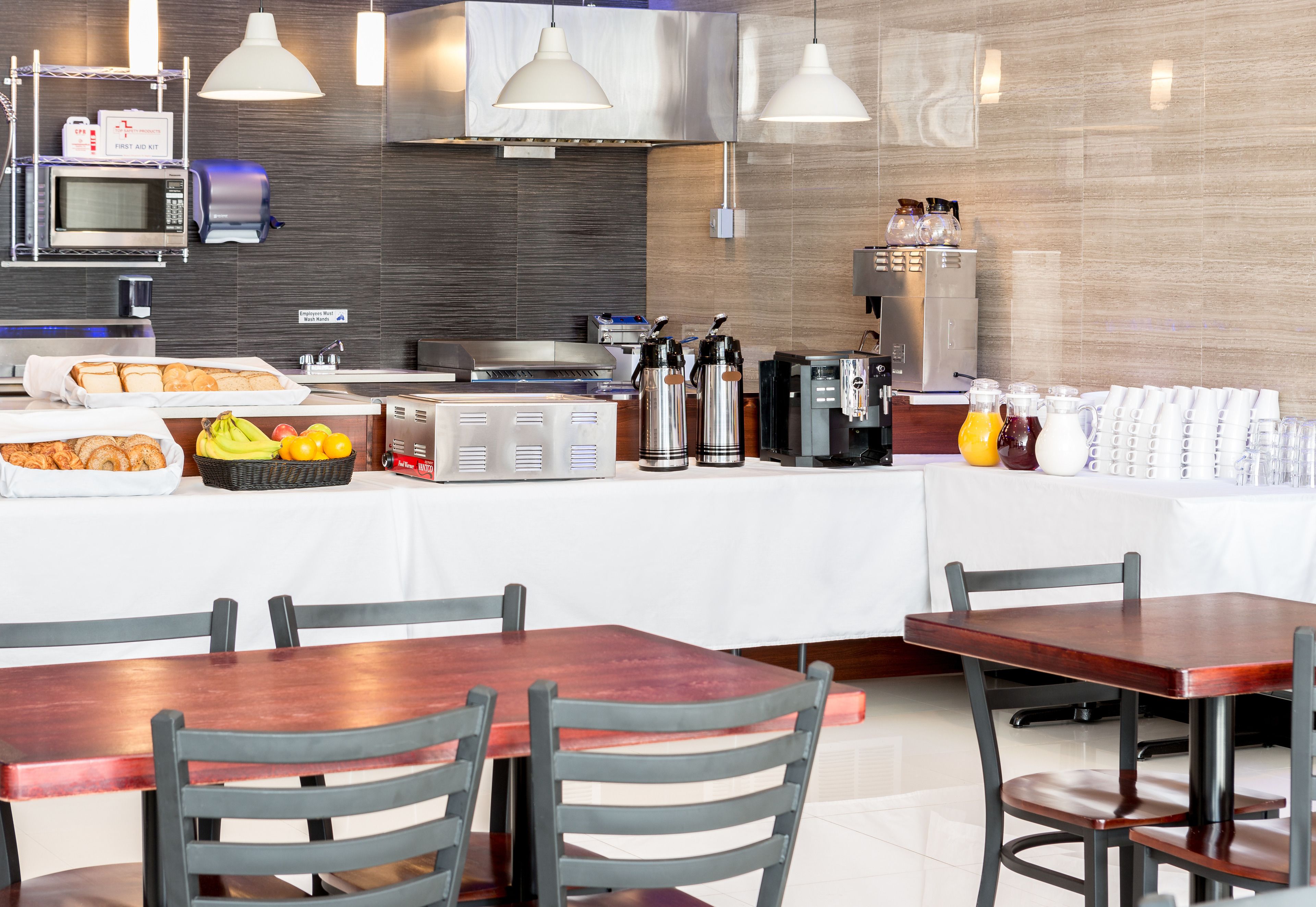 free daily full breakfast