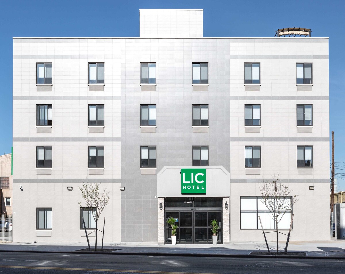 LIC Hotel