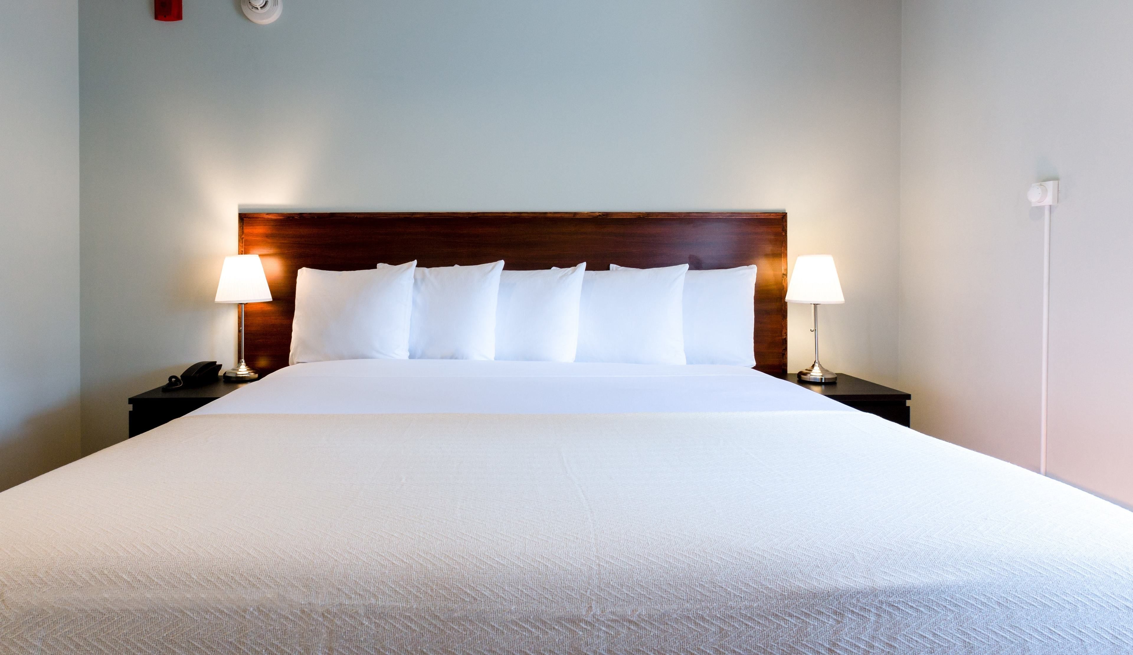 room, 1 king bed | 1 bedroom, in-room safe, desk, laptop workspace