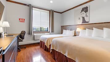 Familien-Studiosuite | Zimmersafe, Schreibtisch, laptopgeeigneter Arbeitsplatz