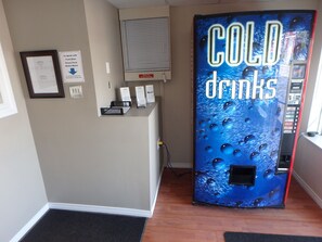 Lobby - Wheel Inn Motel (Temiskaming Shores)