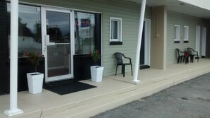Property entrance - Wheel Inn Motel (Temiskaming Shores)