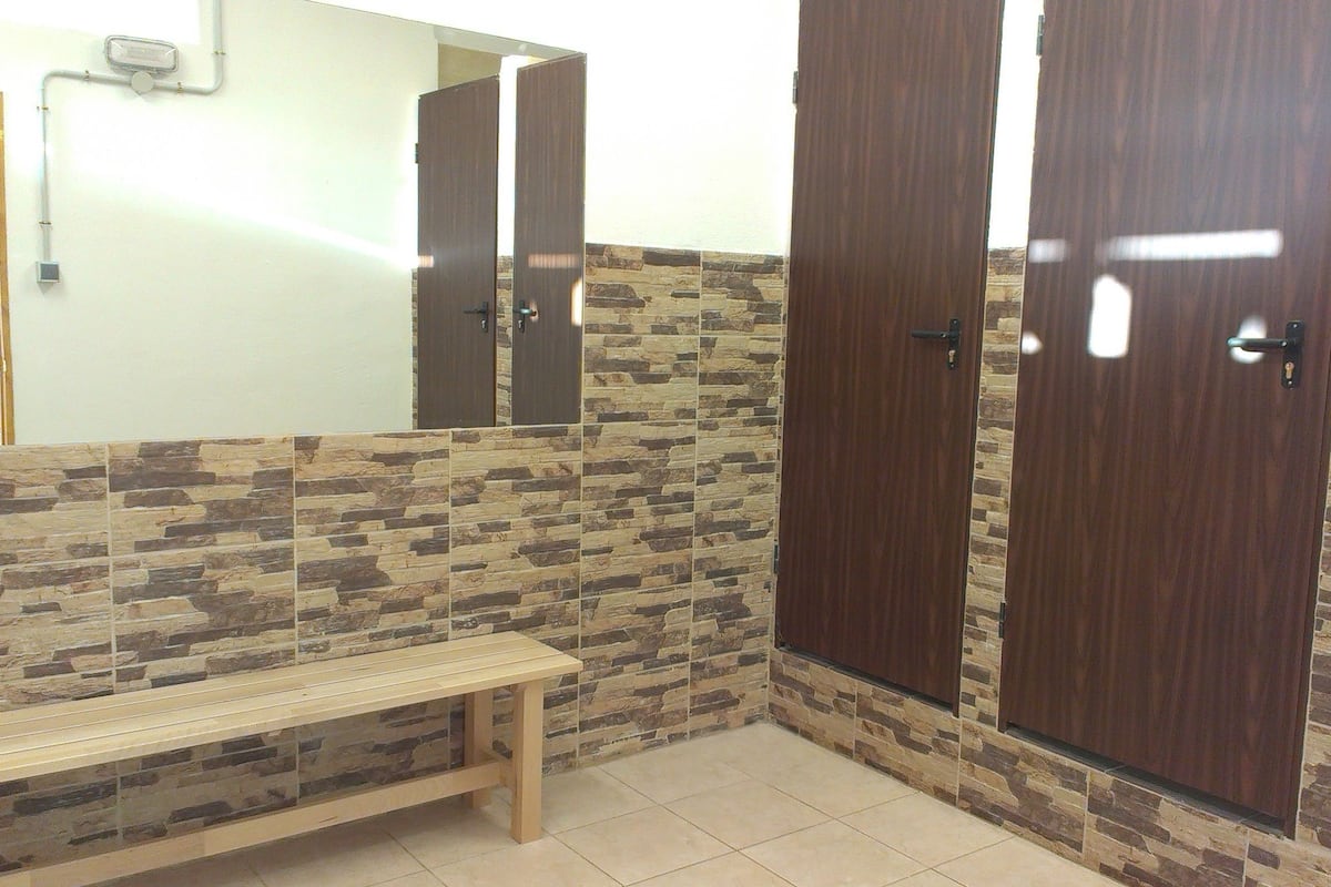 Douche, serviettes fournies