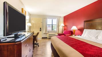 Standard Room, 1 King Bed, Non Smoking | 1 bedroom, desk, blackout drapes, free WiFi