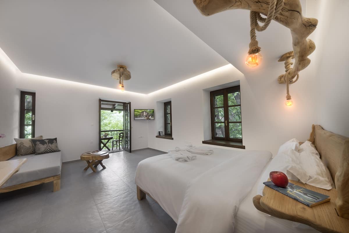 Egyptian cotton sheets, premium bedding, pillow-top beds, free minibar
