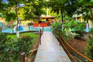 Garden - Hotel El Tecal (Bahía Ballena)