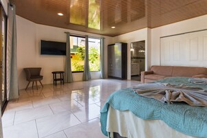 Superior Triple Room | Free WiFi, bed sheets