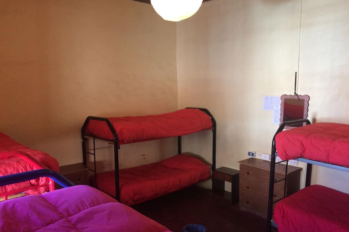 Dormitorio condiviso Basic, dormitorio misto | 1 camera, biancheria da letto di alta qualità, Wi-Fi gratuito, lenzuola