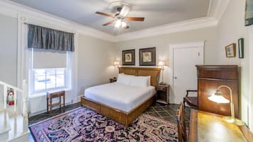 Suíte estúdio superior, 1 cama King | Individualmente decorados, individualmente mobiliados