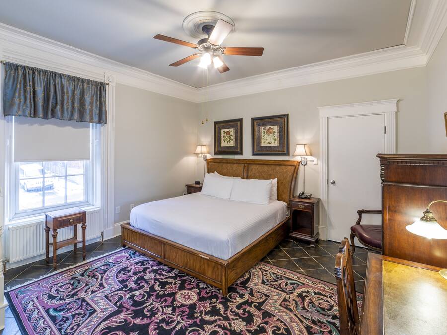 Superior Studio Suite, 1 King Bed | Individually decorated, individually furnished, iron/ironing board