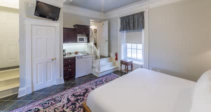 Chipman Hill Suites on Union