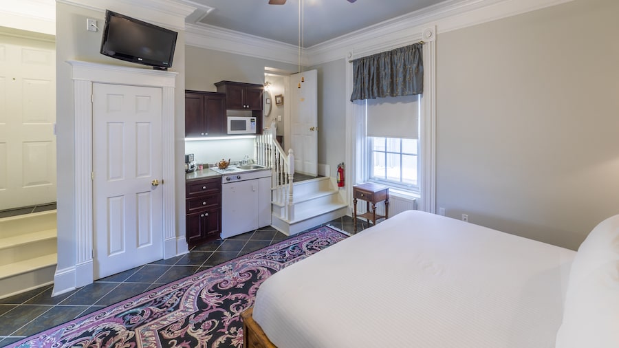 Chipman Hill Suites on Union