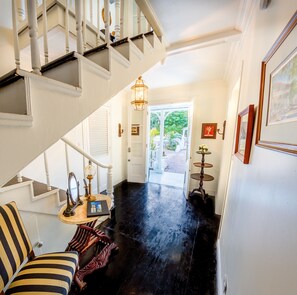 Interior entrance - Turks Head Inne (Cockburn Town)