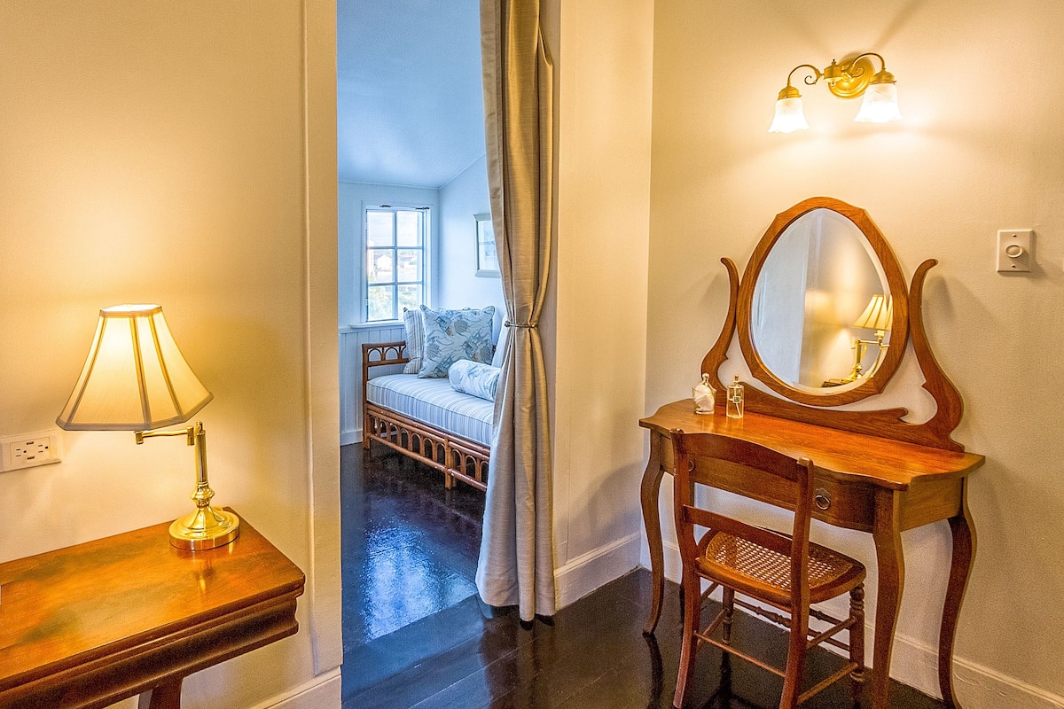 1 bedroom, premium bedding, individually furnished, laptop workspace