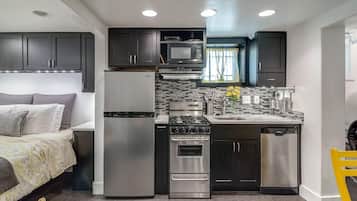 #5 Micro Studio | Dapur pribadi | Lemari es, microwave, oven, dan kompor