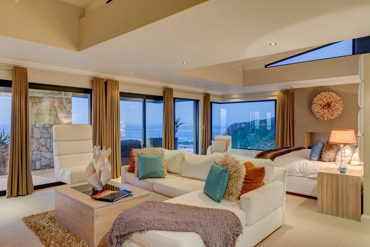 Comfort Room | WiFi (free), individually decorated, individually furnished