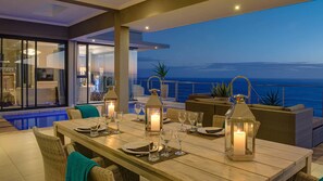 Outdoor dining - The Retreat on Cliff (Knysna)
