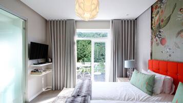 Minibar, in-room safe, desk, laptop workspace