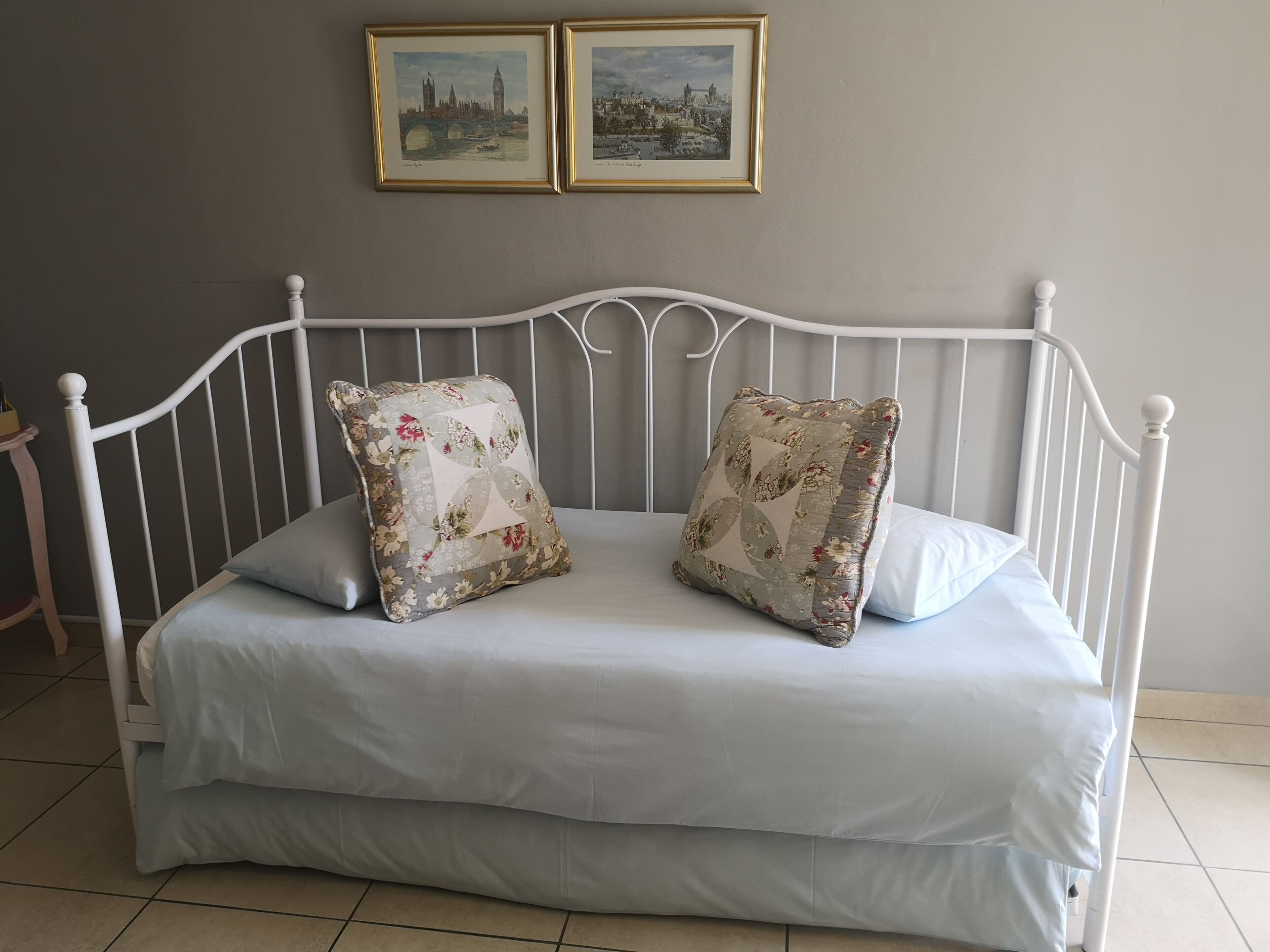 standard apartment, 2 bedrooms | living area | flat-screen tv