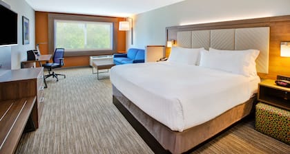 Holiday Inn Express & Suites New Castle by IHG