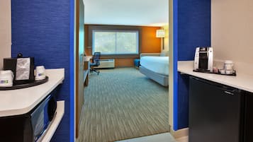 Standard Room, 1 King Bed, Accessible (Mobility, Accessible Tub)