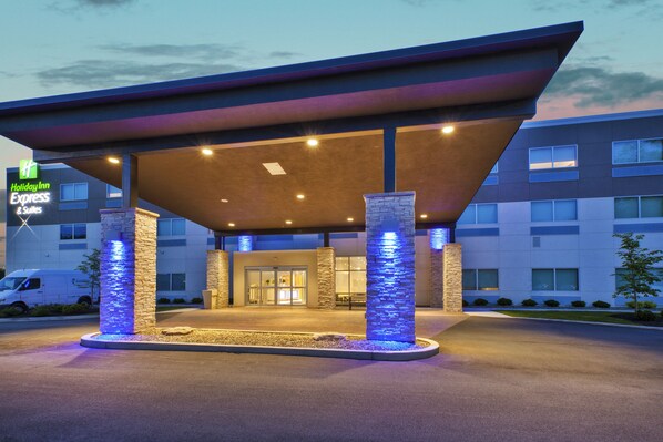 Exterior - Holiday Inn Express & Suites New Castle by IHG (New Castle)