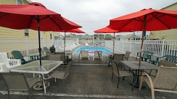 Sæsonbestemt udendørs pool