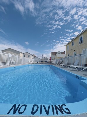 Piscina a l'aire lliure de temporada 