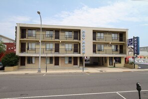 Exterior - Dry Dock Motel (Seaside Heights)