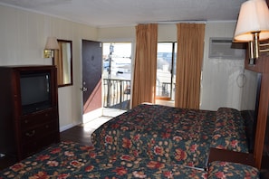 Deluxe Room - Dry Dock Motel (Seaside Heights)