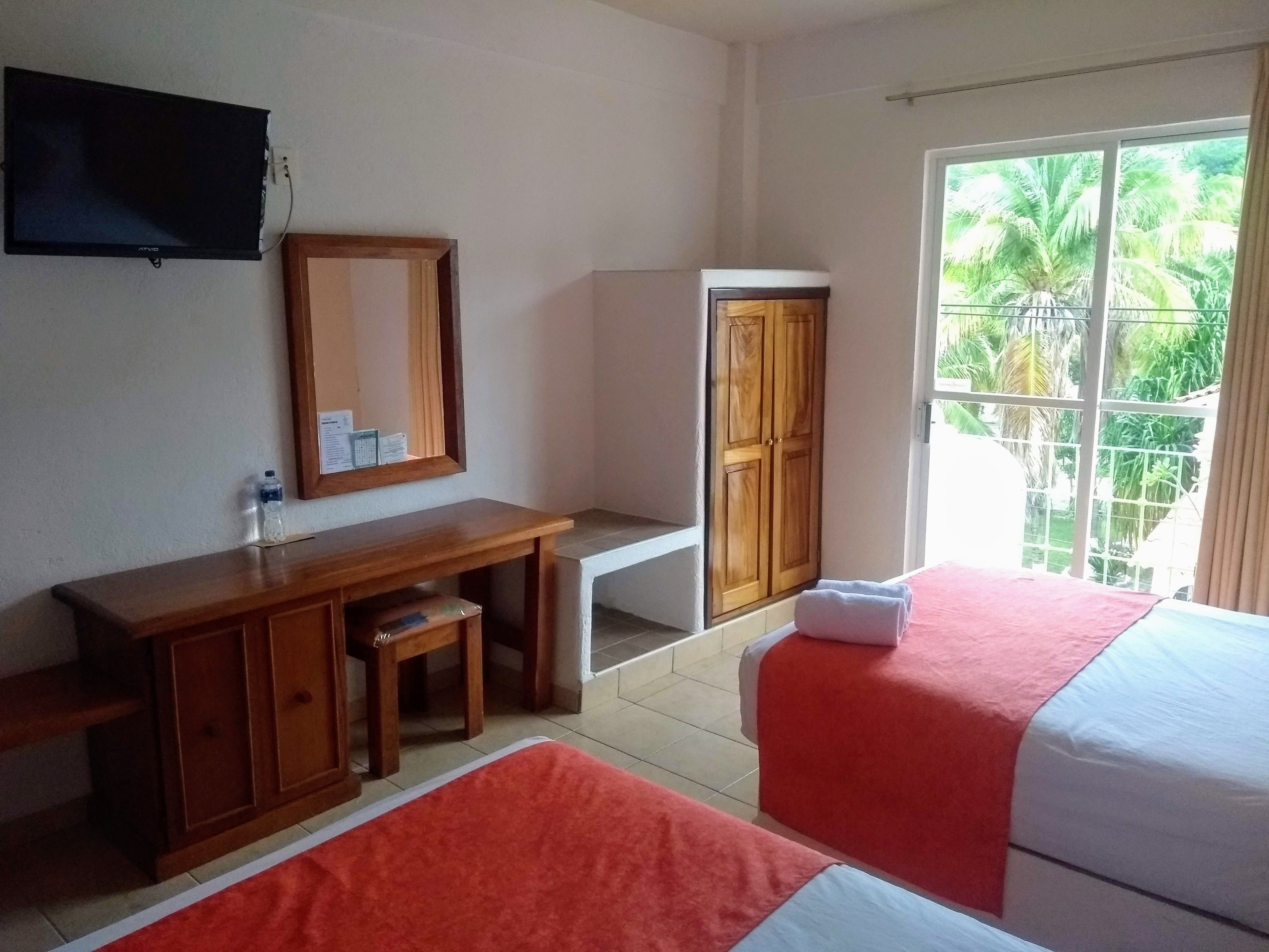 standard room, non smoking | premium bedding, in-room safe, individually decorated, blackout curtains