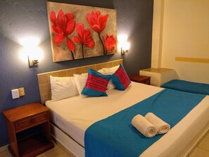 Junior Double Room, 1 King Bed | Premium bedding, in-room safe, individually decorated, blackout drapes - Hotel Arenas del Pacífico (Santa María Huatulco)