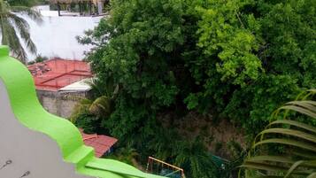 Habitación doble junior, 1 cama King size | Vista desde la habitación