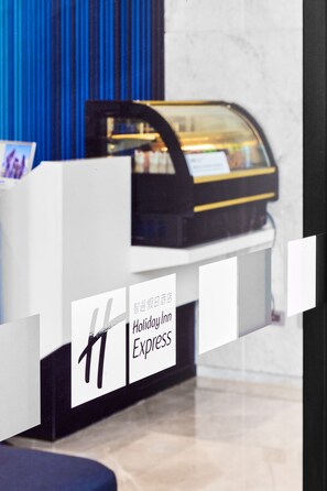 Exterior - Holiday Inn Express Kaohsiung Love River by IHG (Kaohsiung)