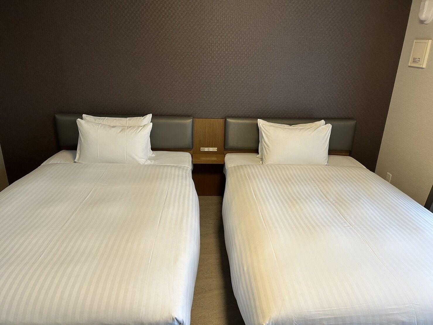 basic twin room, 2 bedrooms, non smoking | 1 bedroom, desk, laptop workspace, free wifi