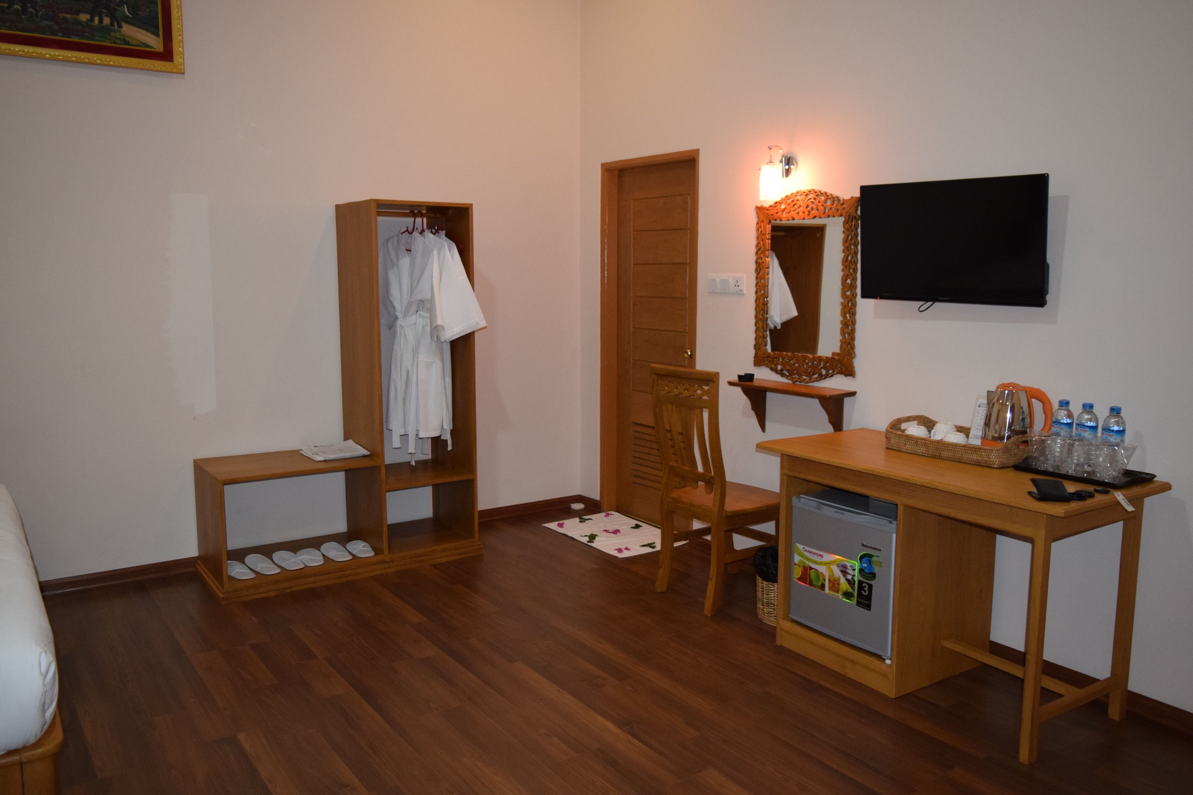 minibar, in-room safe, desk, free wifi