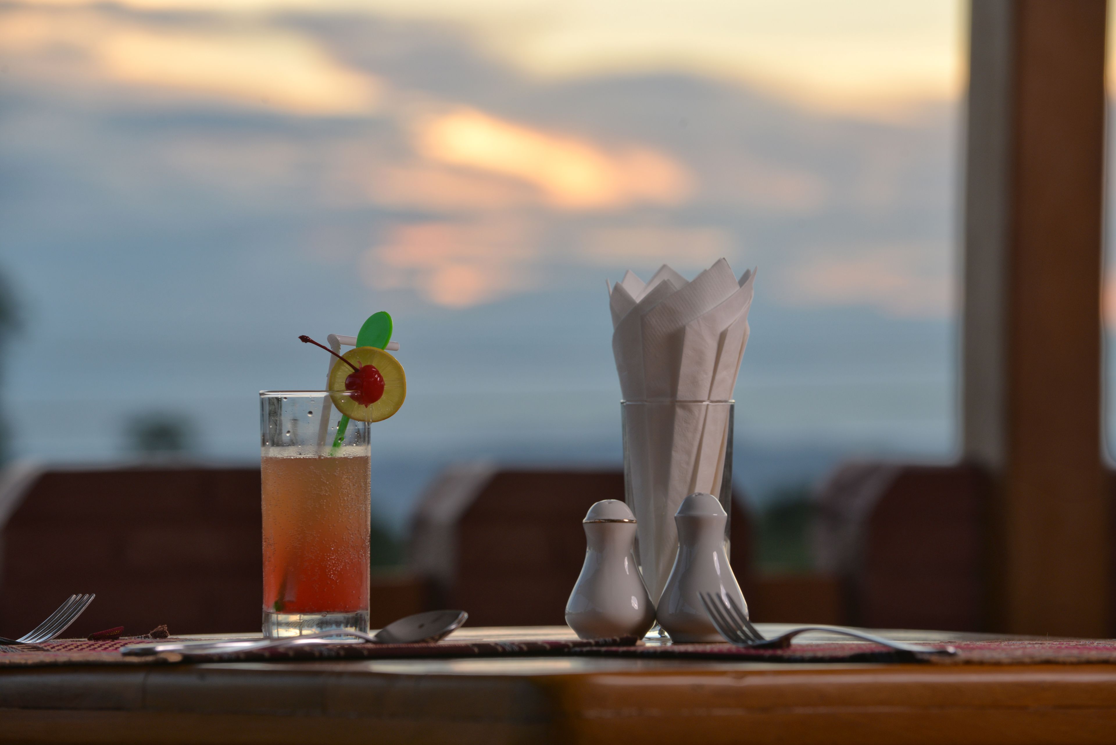 breakfast, lunch, dinner served; international cuisine