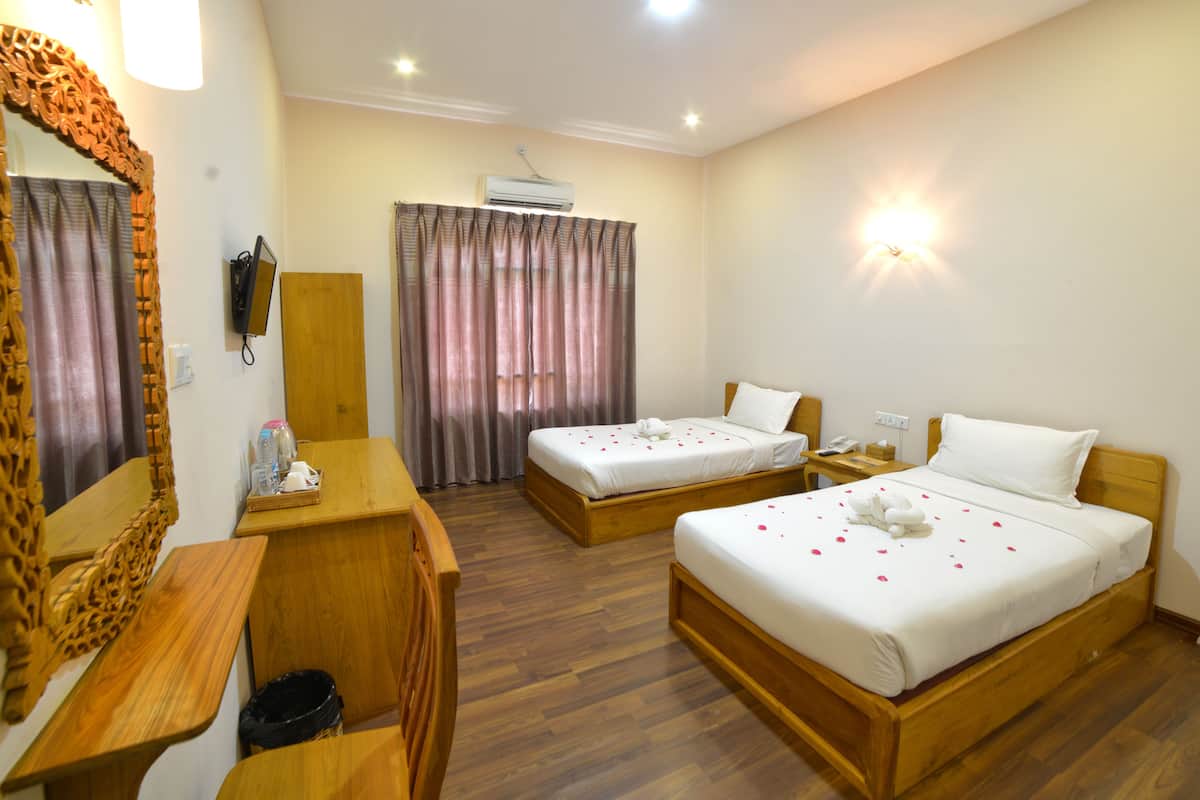 standard building (double or twin) | minibar, in-room safe, desk, free wifi