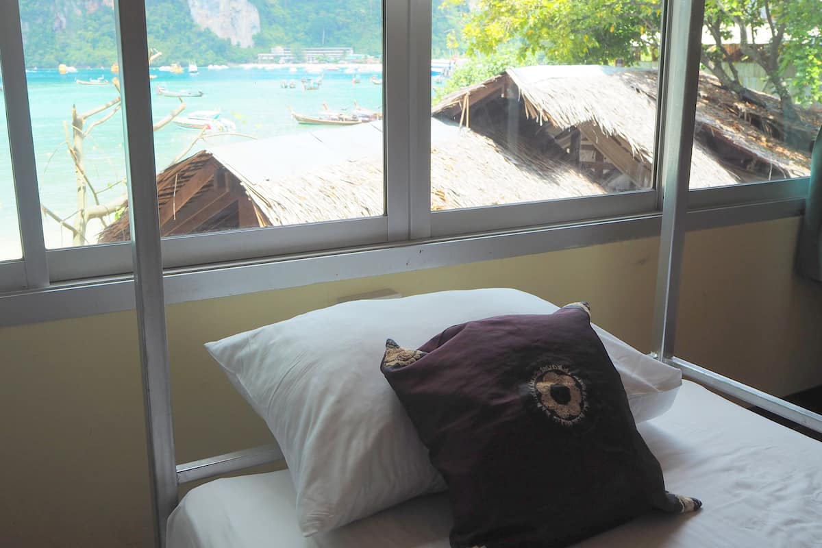 Free WiFi, bed sheets