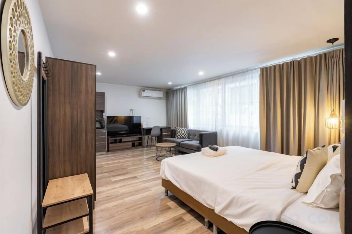 Desk, iron/ironing board (on request), WiFi (free), bed sheets