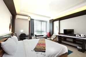 Premier Double Room, 1 King Bed - UDTEL Boutique Hotel (Udon Thani)