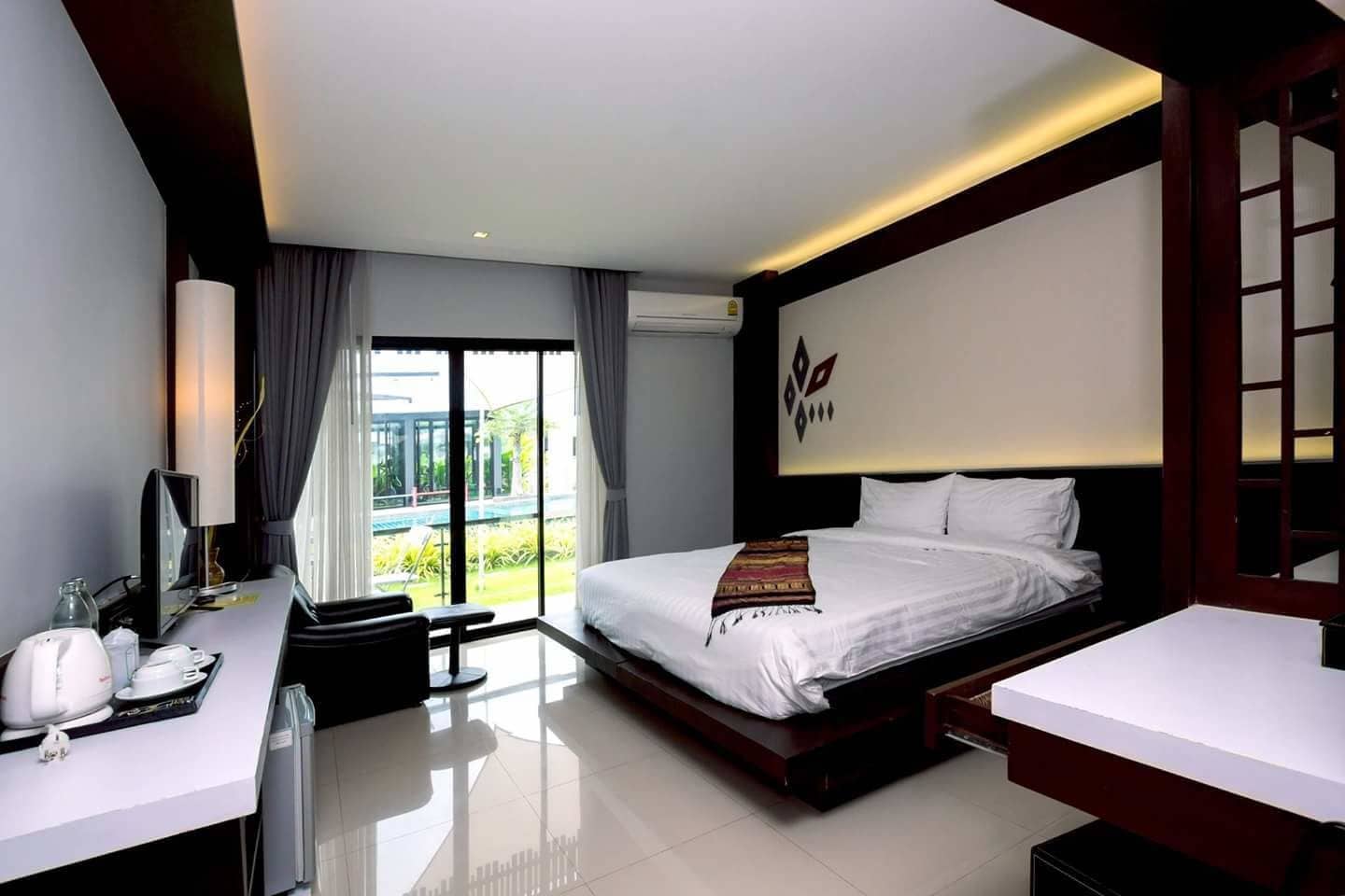 Premier Double Room, 1 King Bed | Minibar, desk, rollaway beds, free WiFi