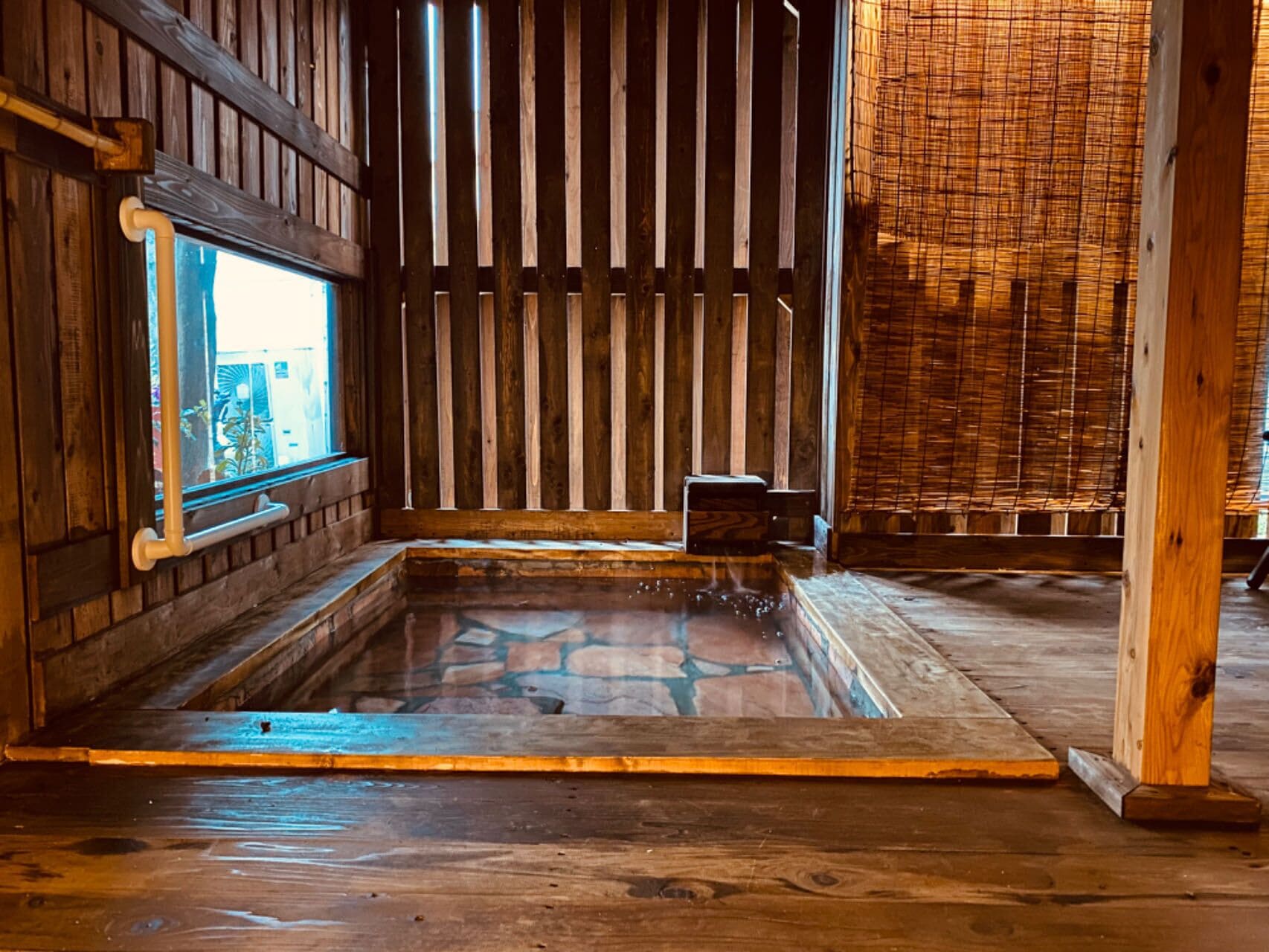 Phòng (Family Room Private Bathroom) | Két bảo mật tại phòng, bộ trải giường 