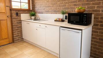 Cafetera/tetera, refrigerador, microondas, tetera/pava eléctrica
