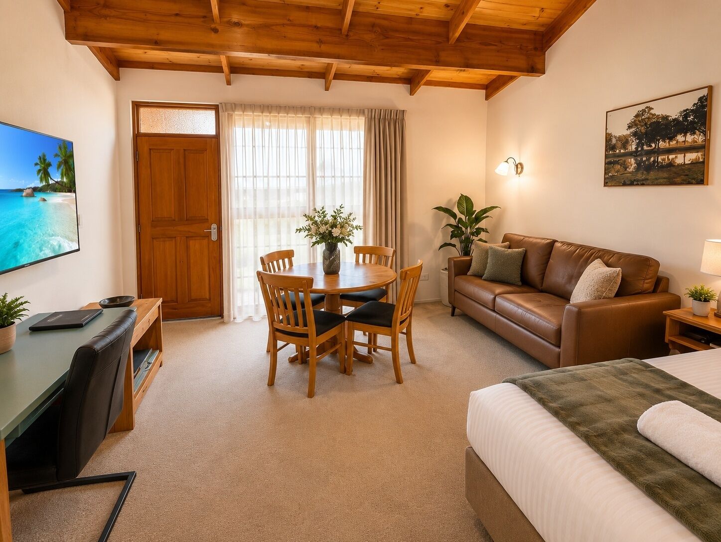 King Spa Suite | Living room | Flat-screen TV