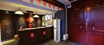 Happy Dragon Courtyard Hostel-Dongsishitiao